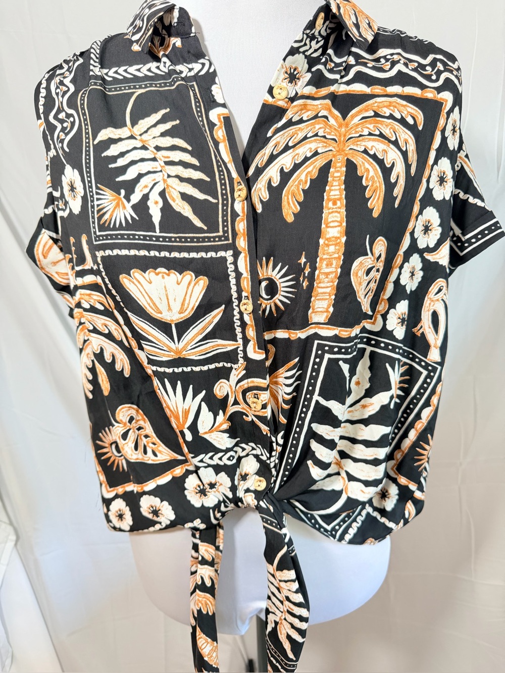 Rose & Olive Black Tropical Short Sleeve Button-Up Blouse